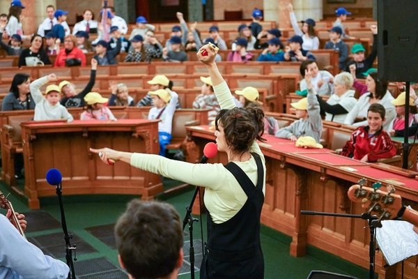 13. Parlament