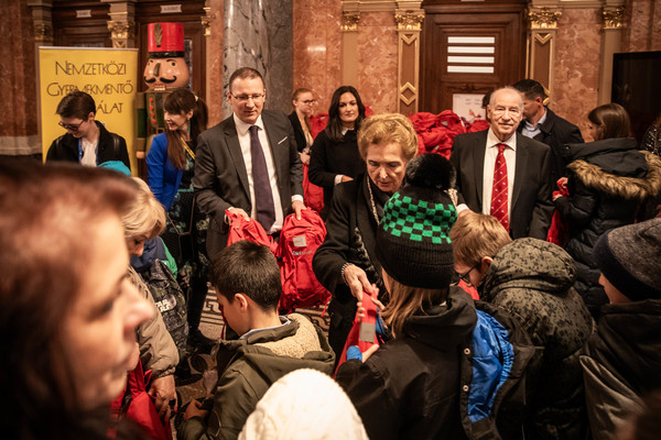 231217_gordoneszter_3373.jpg